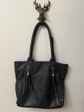 Browning Black Faux Leather Concealed Carry Tote Bag Tassel Zip Purse